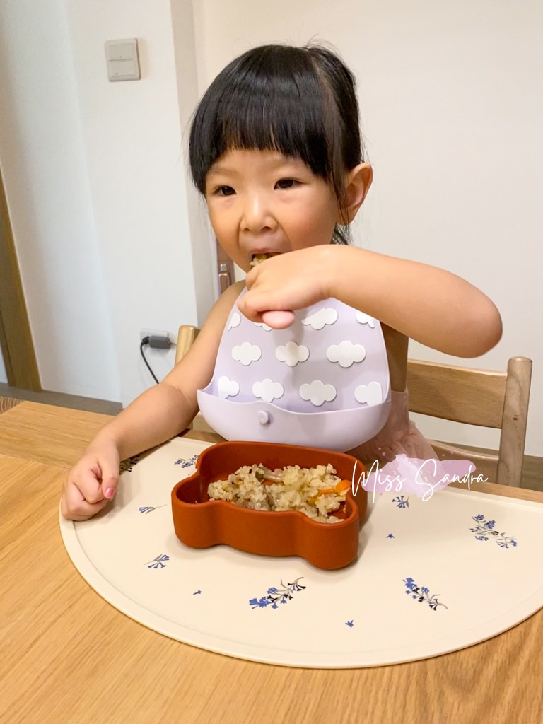 親子共食雞肉菇菇炊飯艾瑪吃飯