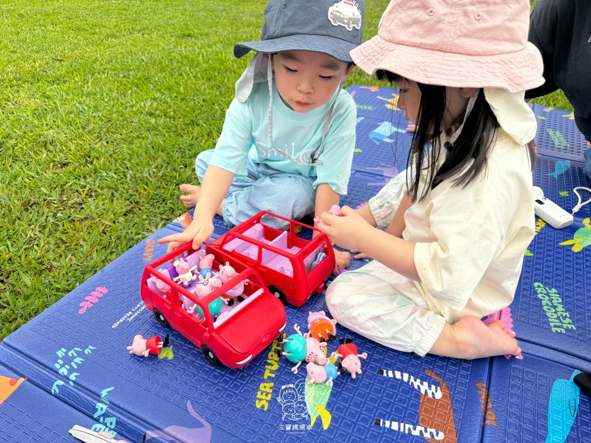 佩佩豬一家五口紅色家庭車開箱|佩佩豬家族新成員Evie登場!最療癒的家庭小旅行玩具推薦 - 第14張圖