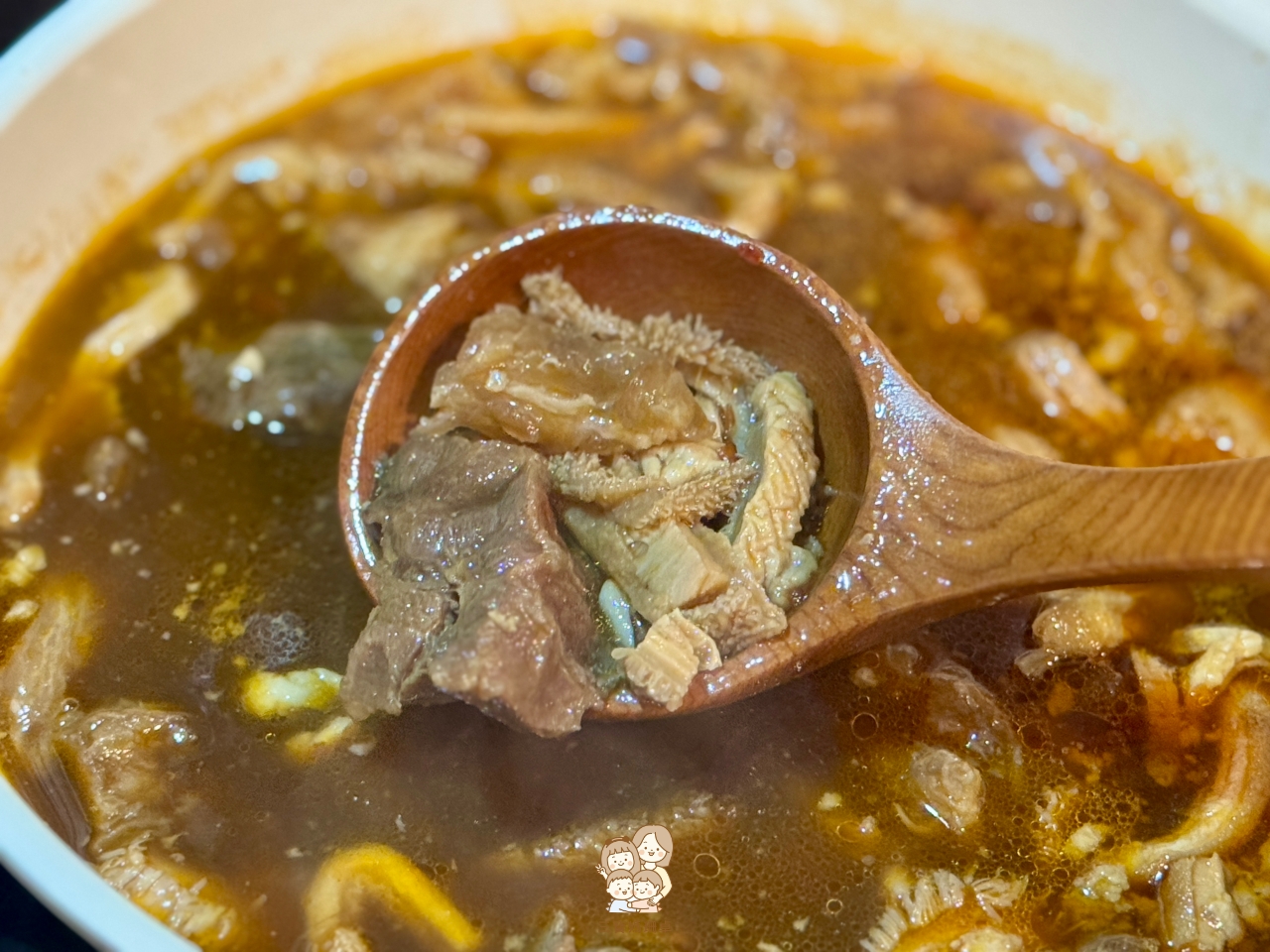 宅配美食推薦|【 愛上新鮮 × 阿基師 】牛三寶老饕牛肉爐開箱:真材實料+湯頭超驚豔!火鍋、牛肉麵一包兩吃實測 - 第3張圖 宅配美食推薦|【 愛上新鮮 × 阿基師 】牛三寶老饕牛肉爐開箱:真材實料+湯頭超驚豔!火鍋、牛肉麵一包兩吃實測