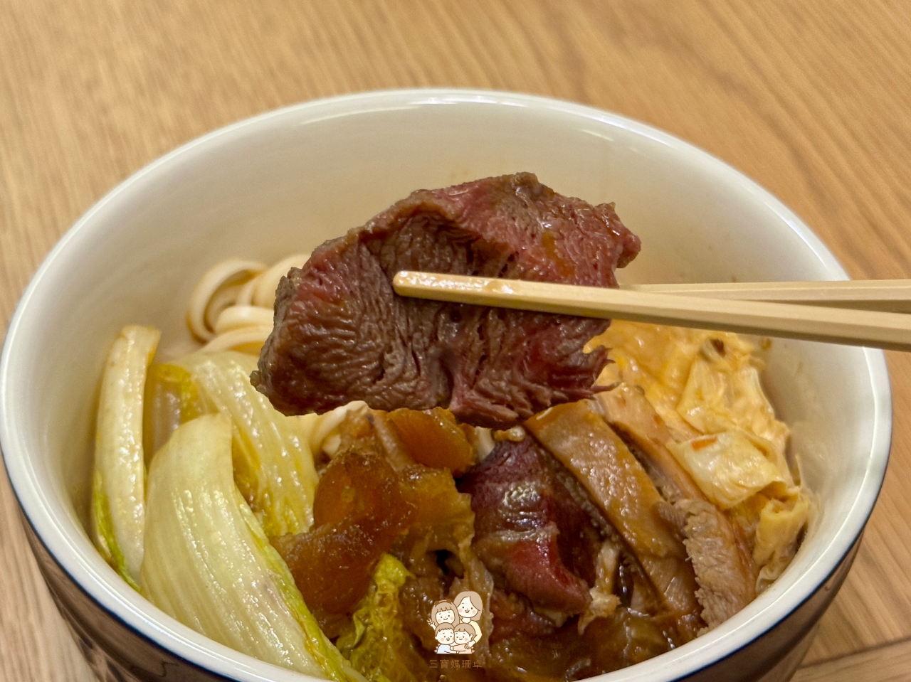 宅配美食推薦|【 愛上新鮮 × 阿基師 】牛三寶老饕牛肉爐開箱:真材實料+湯頭超驚豔!火鍋、牛肉麵一包兩吃實測 - 第5張圖 宅配美食推薦|【 愛上新鮮 × 阿基師 】牛三寶老饕牛肉爐開箱:真材實料+湯頭超驚豔!火鍋、牛肉麵一包兩吃實測