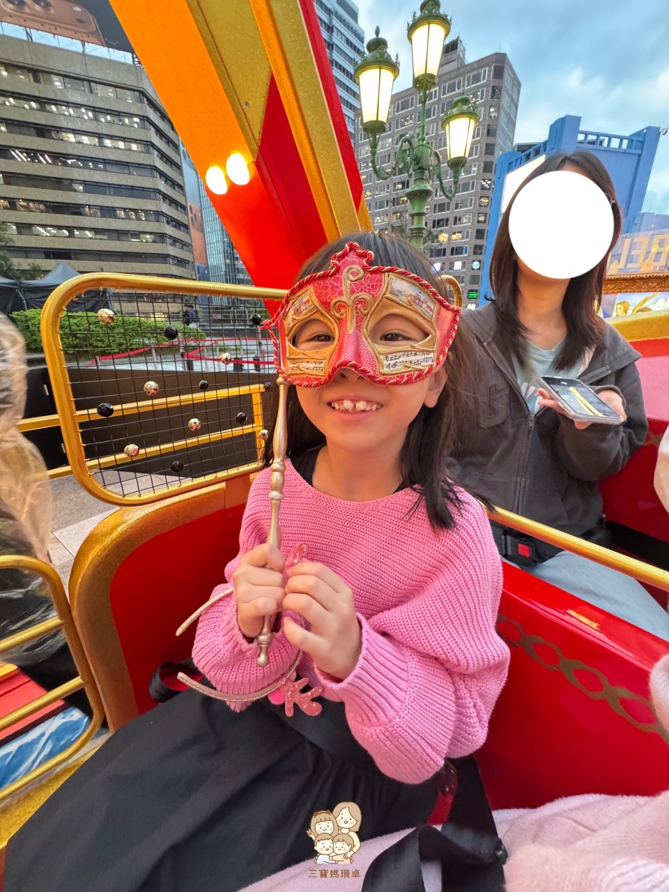 2025 台北聖誕節|信義區 5 大必拍夢幻場景攻略!親子路線懶人包:台北101 玩具總動員、Bellavita 聖誕饗宴、A11巨型聖誕樹、統一時代百貨威尼斯嘉年華 - 第5張圖 2025 台北聖誕節|信義區 5 大必拍夢幻場景攻略!親子路線懶人包:台北101 玩具總動員、Bellavita 聖誕饗宴、A11巨型聖誕樹、統一時代百貨威尼斯嘉年華